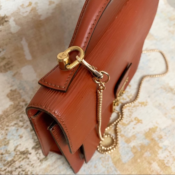 Authentic Louis Vuitton Epi Monceau Handbag - Picture 10 of 15